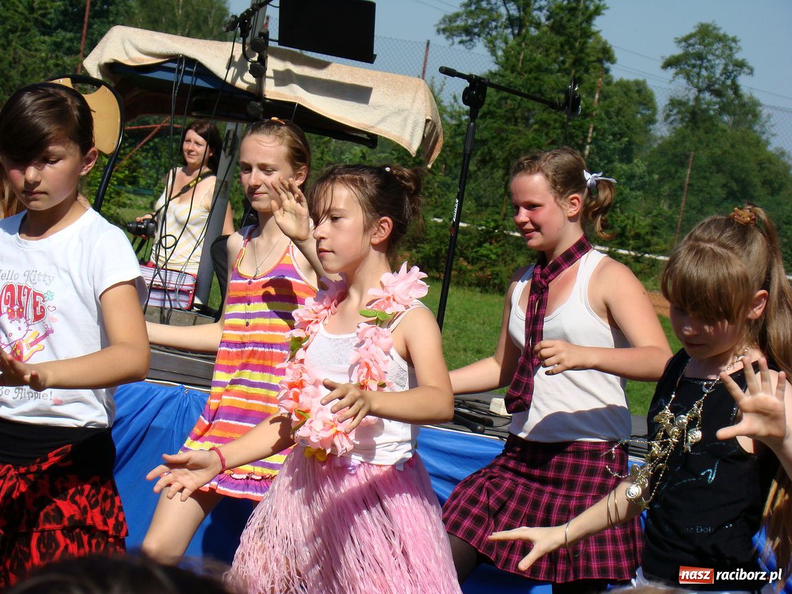 Zdjęcie w galerii na portalu naszraciborz.pl:  Szkoła im. J. Wawrzynka świętuje wiadomości z regionu