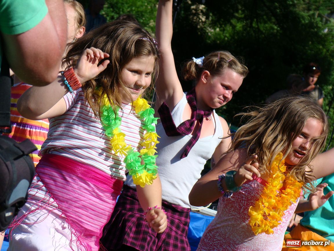 Zdjęcie w galerii na portalu naszraciborz.pl:  Szkoła im. J. Wawrzynka świętuje wiadomości z regionu