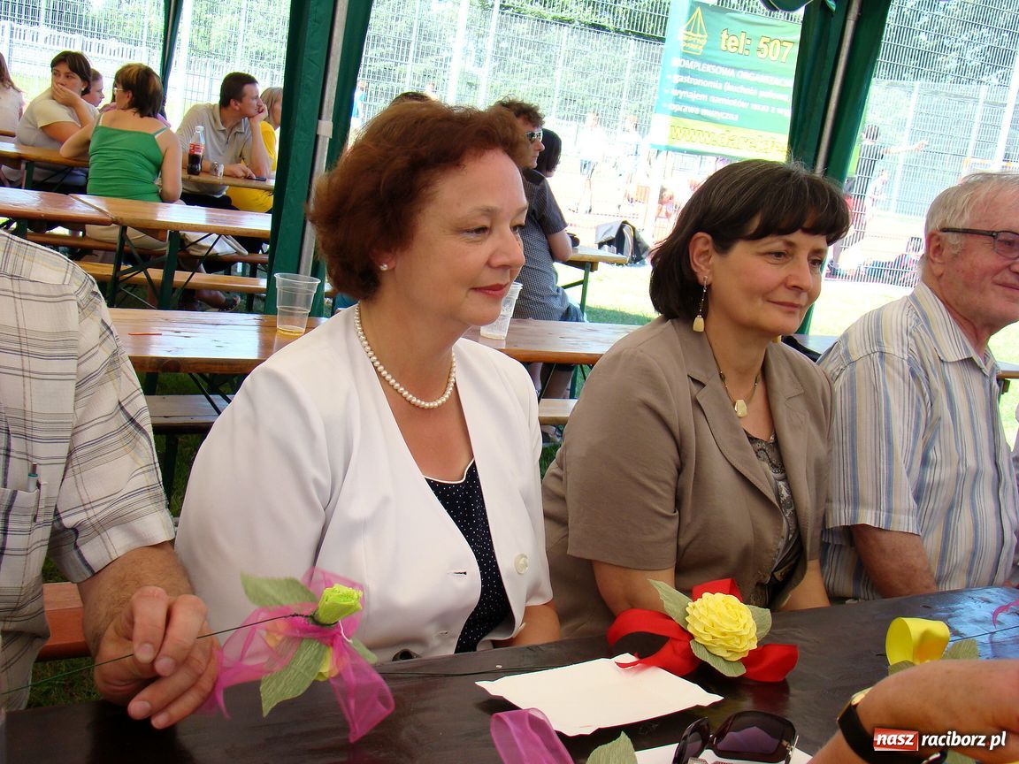 Zdjęcie w galerii na portalu naszraciborz.pl:  Szkoła im. J. Wawrzynka świętuje wiadomości z regionu