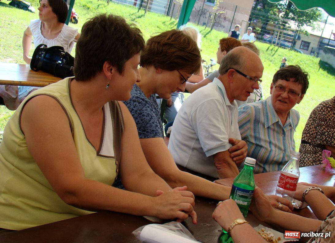 Zdjęcie w galerii na portalu naszraciborz.pl:  Szkoła im. J. Wawrzynka świętuje wiadomości z regionu