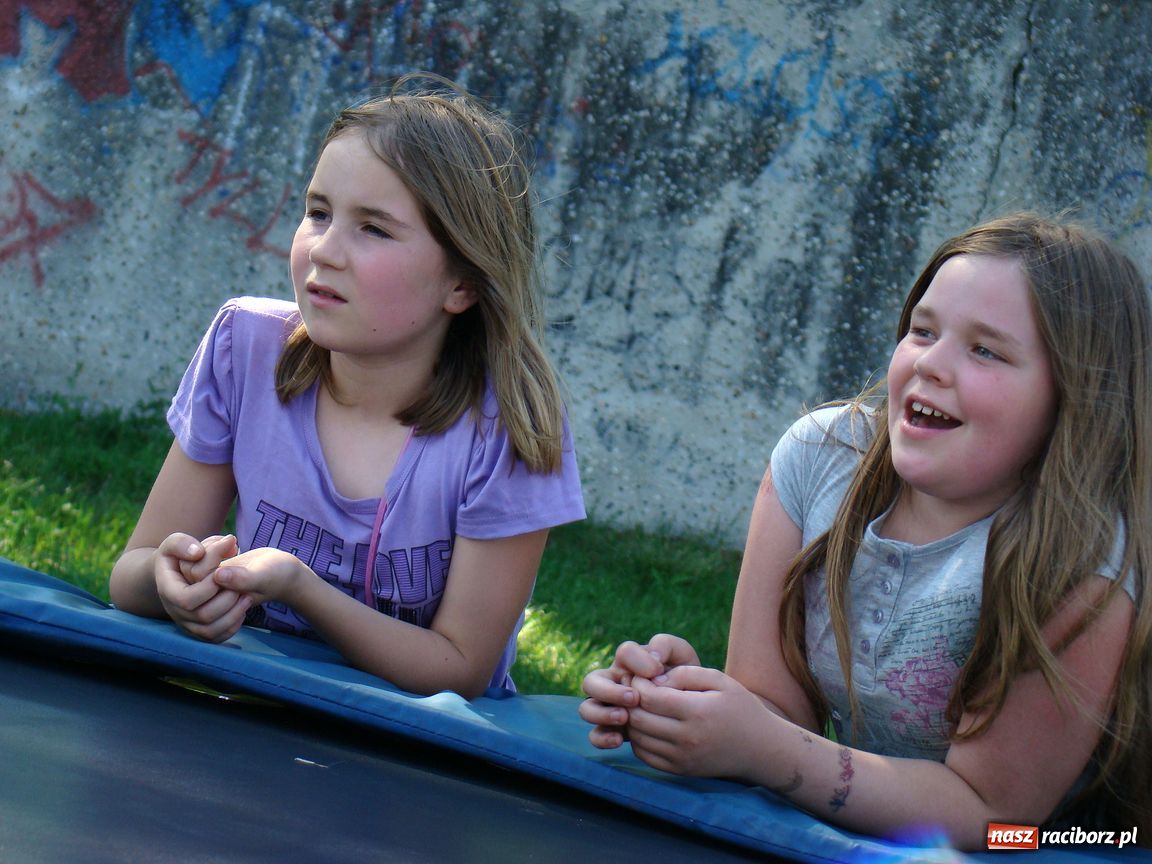 Zdjęcie w galerii na portalu naszraciborz.pl:  Szkoła im. J. Wawrzynka świętuje wiadomości z regionu