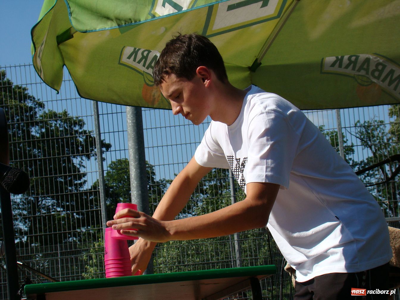 Zdjęcie w galerii na portalu naszraciborz.pl:  Szkoła im. J. Wawrzynka świętuje wiadomości z regionu