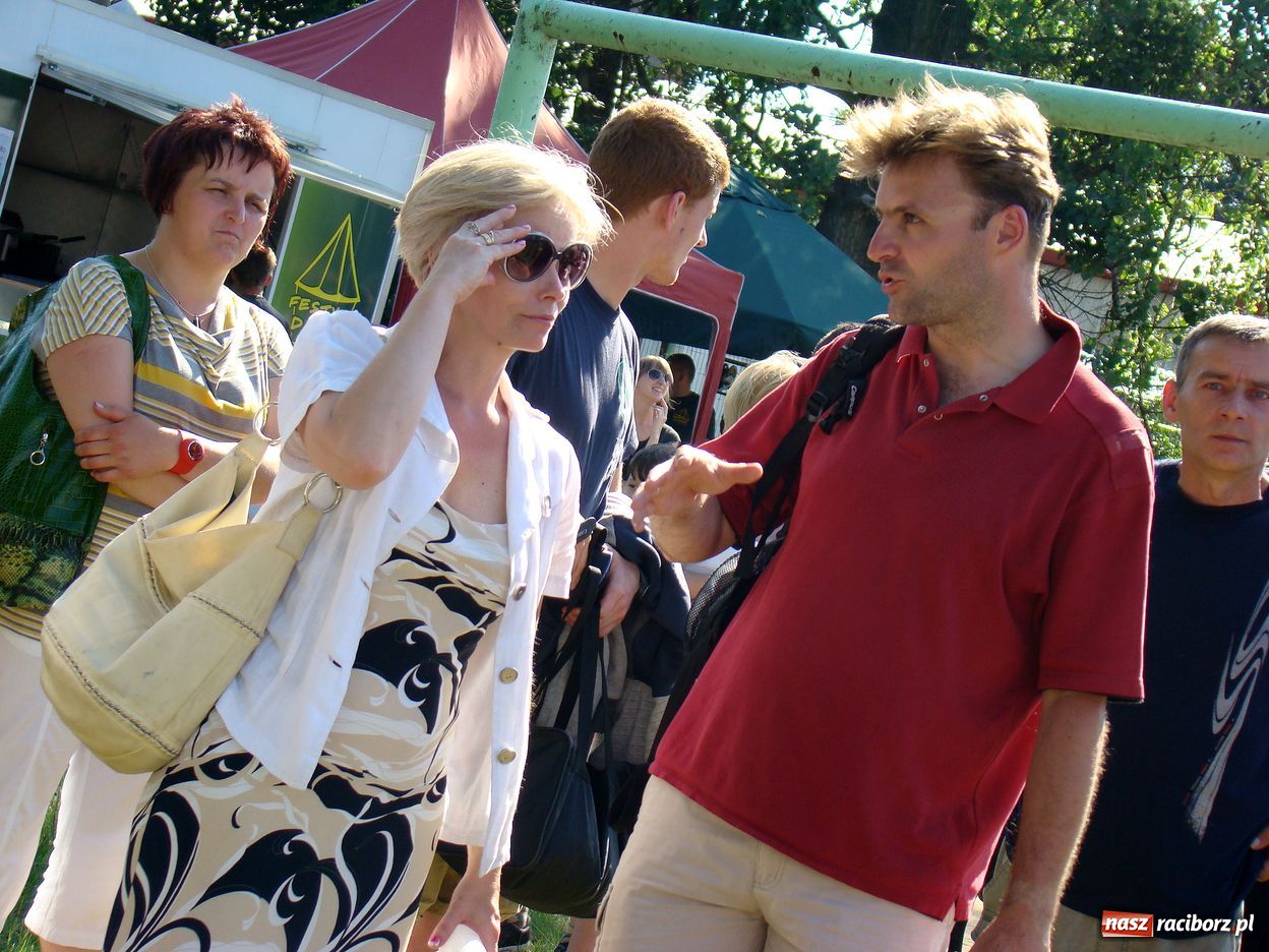 Zdjęcie w galerii na portalu naszraciborz.pl:  Szkoła im. J. Wawrzynka świętuje wiadomości z regionu