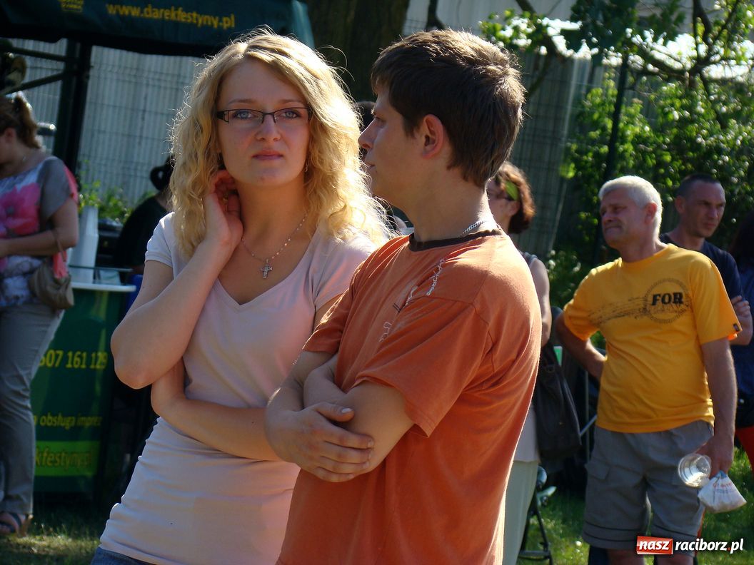 Zdjęcie w galerii na portalu naszraciborz.pl:  Szkoła im. J. Wawrzynka świętuje wiadomości z regionu