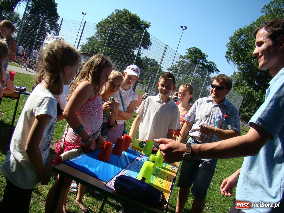 Zdjęcie w galerii na portalu naszraciborz.pl:  Szkoła im. J. Wawrzynka świętuje wiadomości z regionu