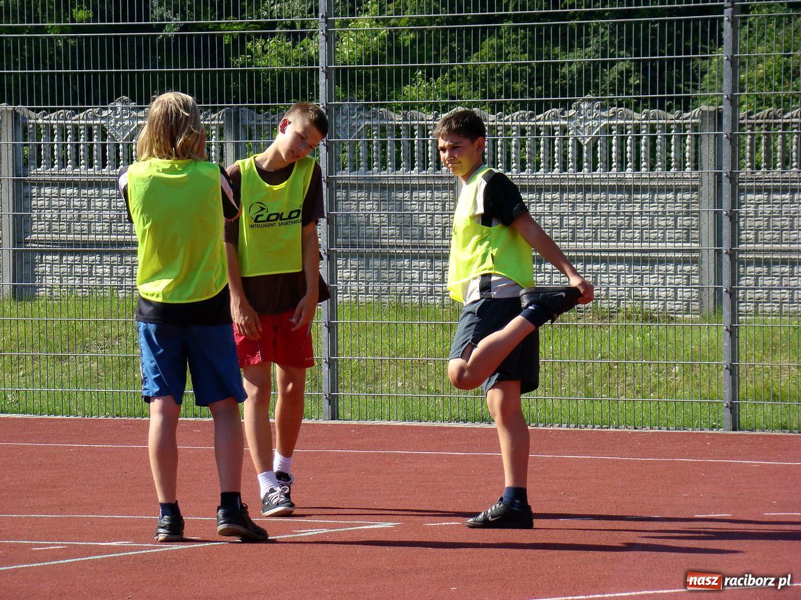 Zdjęcie w galerii na portalu naszraciborz.pl:  Szkoła im. J. Wawrzynka świętuje wiadomości z regionu
