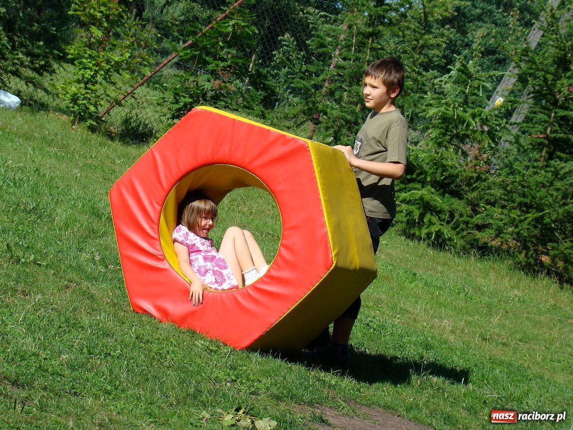 Zdjęcie w galerii na portalu naszraciborz.pl:  Szkoła im. J. Wawrzynka świętuje wiadomości z regionu