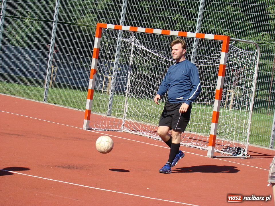 Zdjęcie w galerii na portalu naszraciborz.pl:  Szkoła im. J. Wawrzynka świętuje wiadomości z regionu