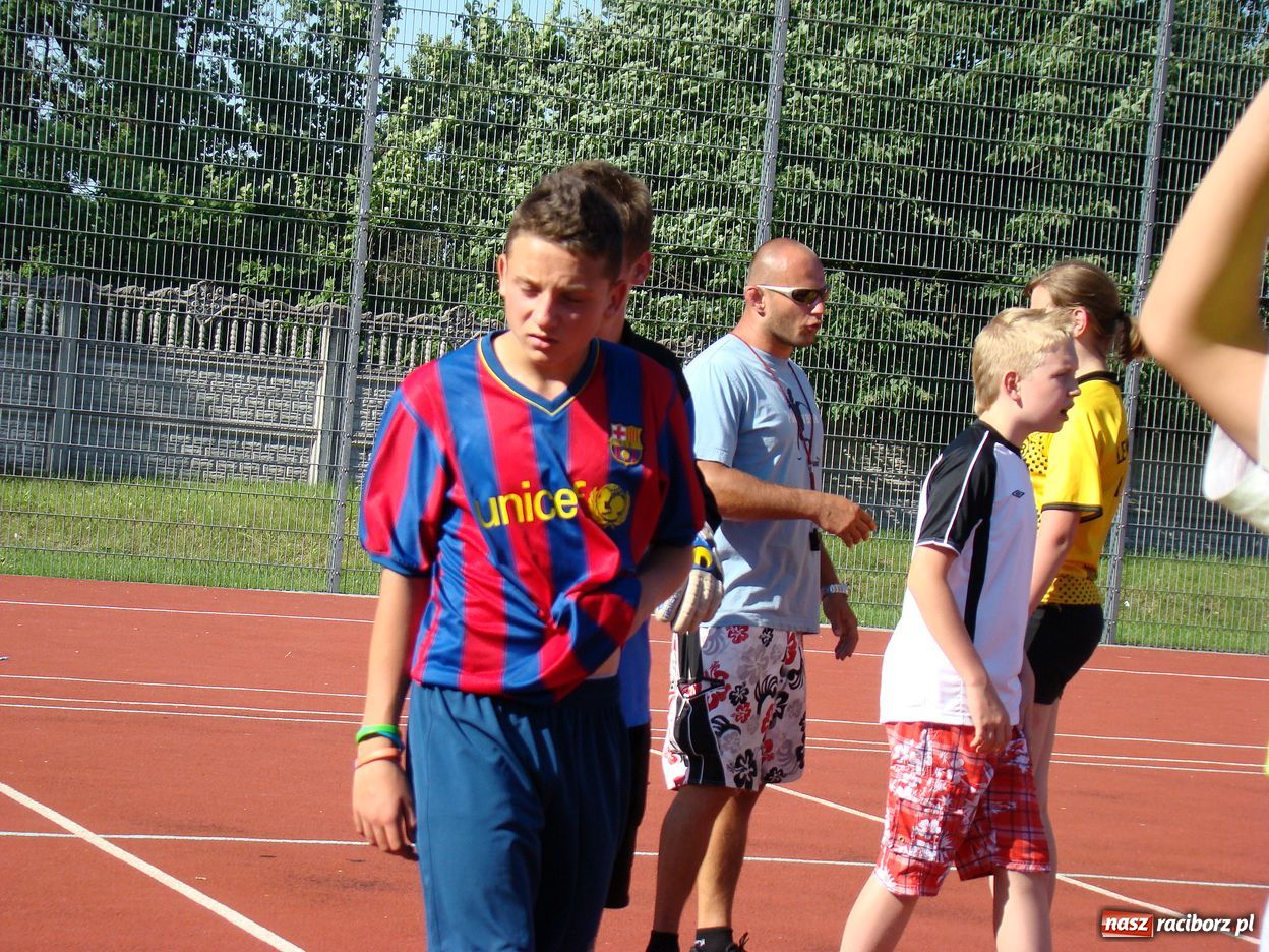 Zdjęcie w galerii na portalu naszraciborz.pl:  Szkoła im. J. Wawrzynka świętuje wiadomości z regionu