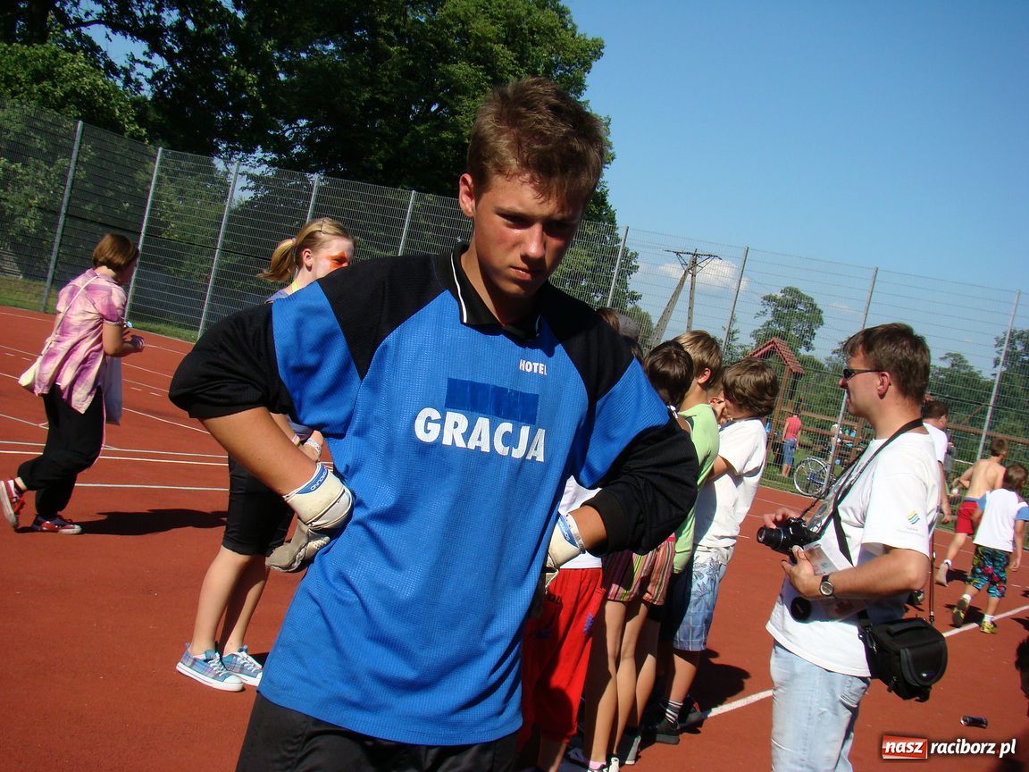 Zdjęcie w galerii na portalu naszraciborz.pl:  Szkoła im. J. Wawrzynka świętuje wiadomości z regionu