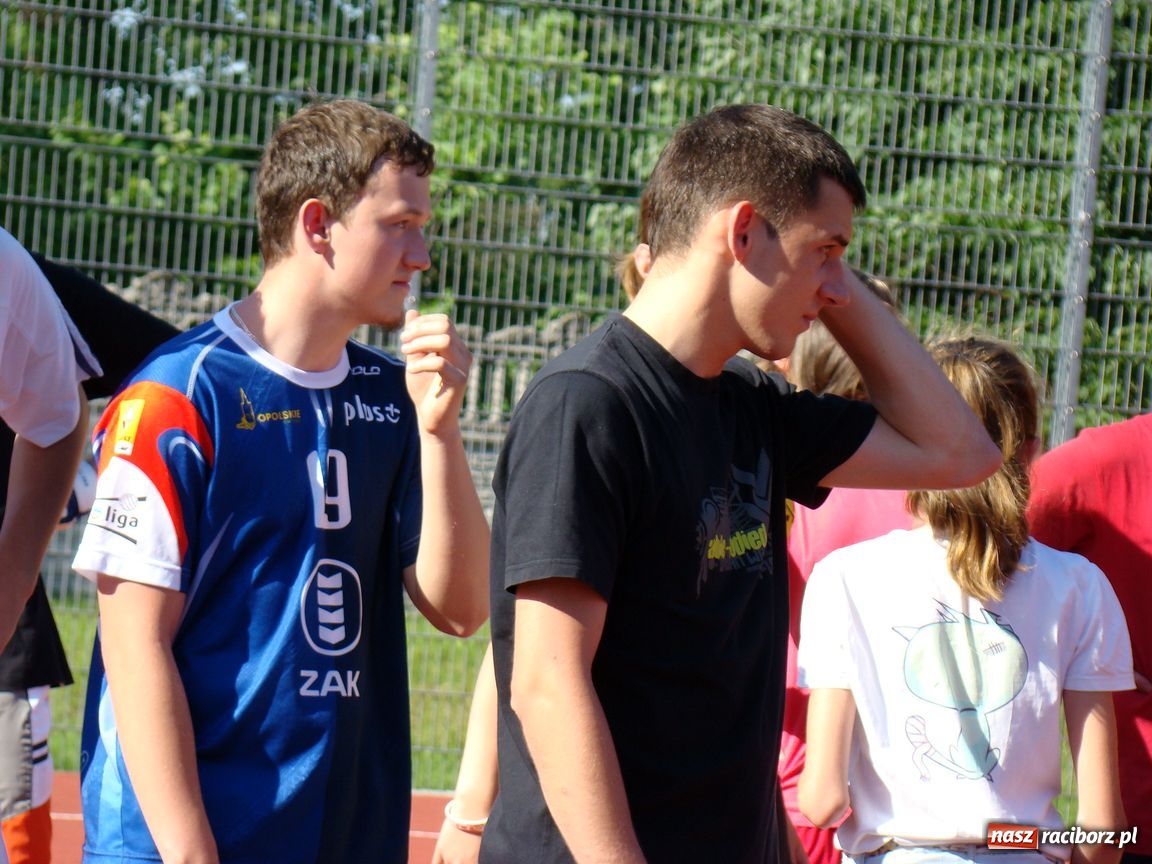 Zdjęcie w galerii na portalu naszraciborz.pl:  Szkoła im. J. Wawrzynka świętuje wiadomości z regionu