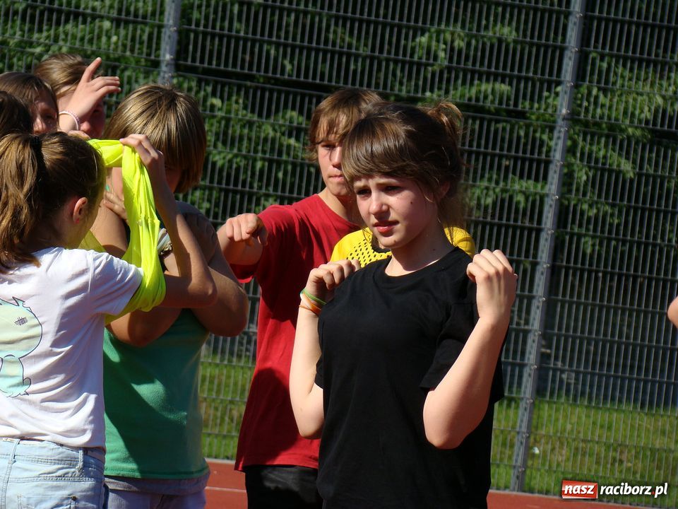 Zdjęcie w galerii na portalu naszraciborz.pl:  Szkoła im. J. Wawrzynka świętuje wiadomości z regionu