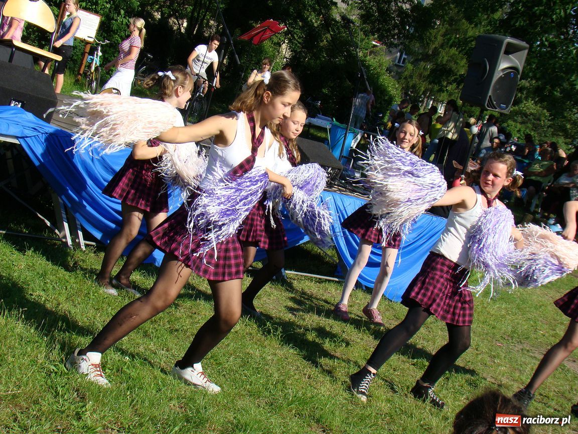 Zdjęcie w galerii na portalu naszraciborz.pl:  Szkoła im. J. Wawrzynka świętuje wiadomości z regionu