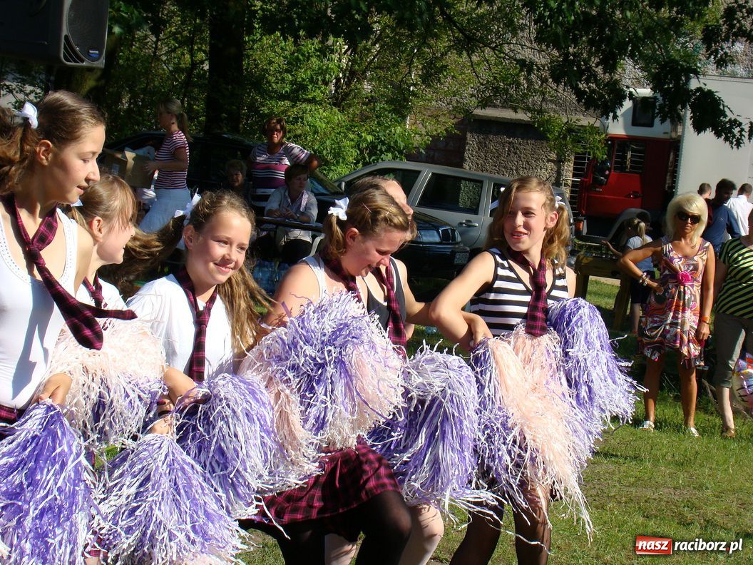 Zdjęcie w galerii na portalu naszraciborz.pl:  Szkoła im. J. Wawrzynka świętuje wiadomości z regionu