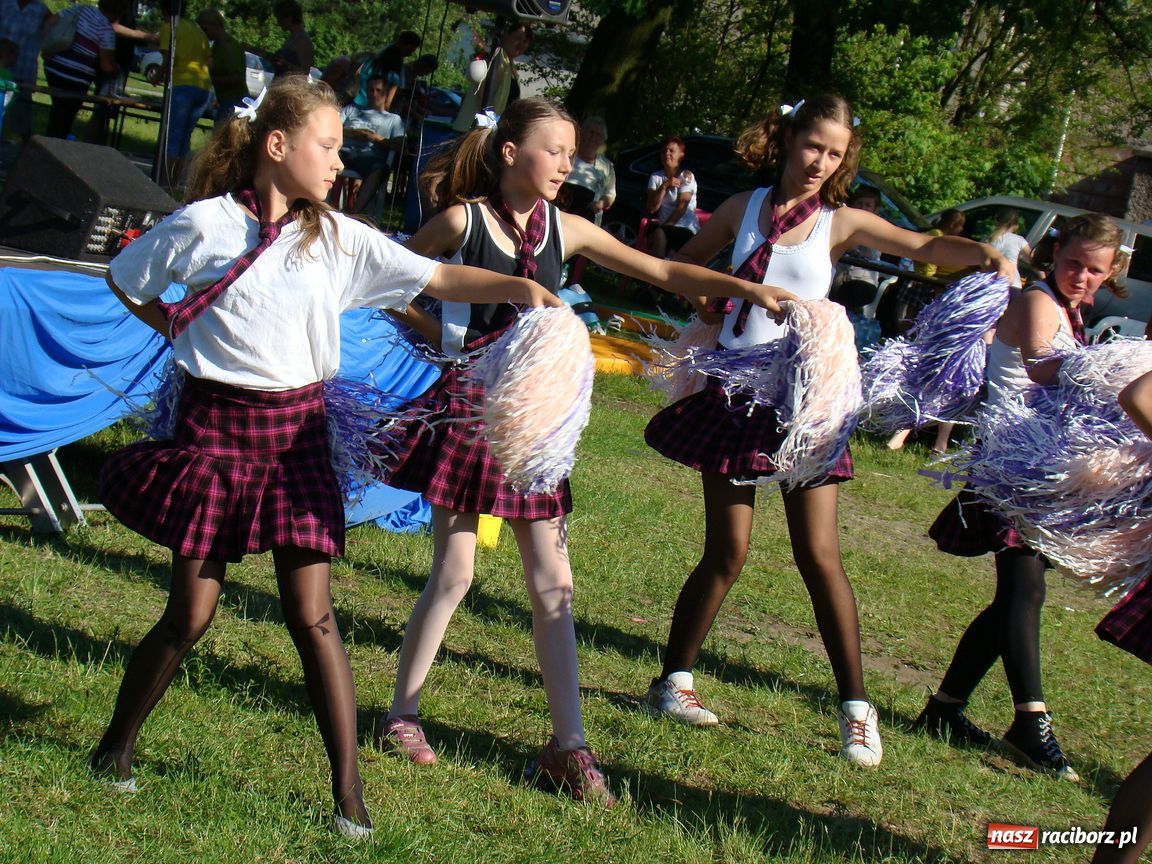 Zdjęcie w galerii na portalu naszraciborz.pl:  Szkoła im. J. Wawrzynka świętuje wiadomości z regionu