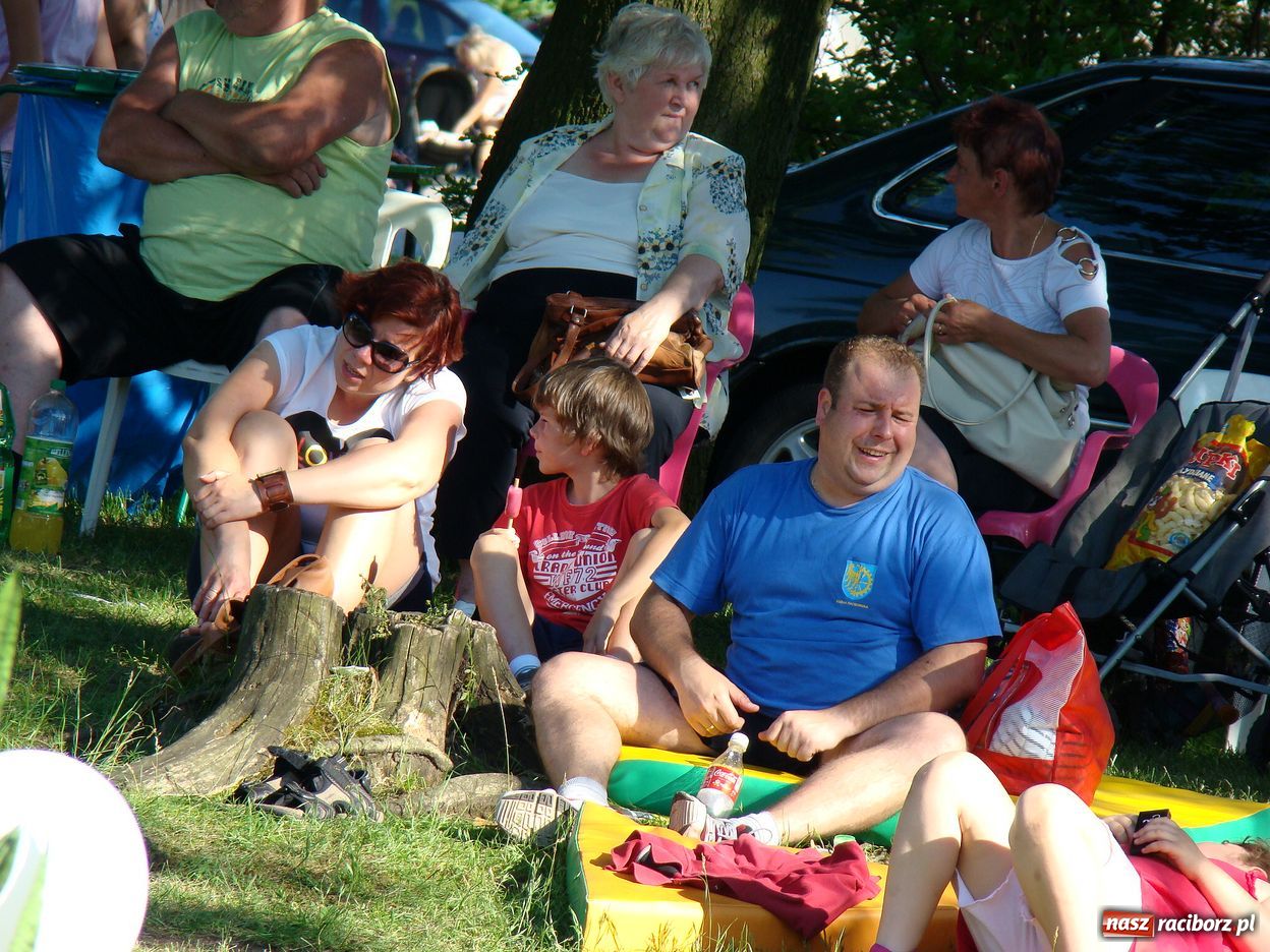 Zdjęcie w galerii na portalu naszraciborz.pl:  Szkoła im. J. Wawrzynka świętuje wiadomości z regionu