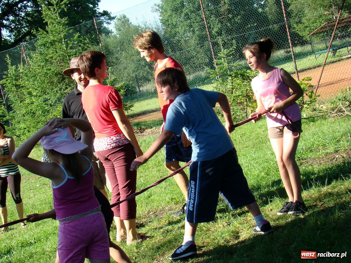 Zdjęcie w galerii na portalu naszraciborz.pl:  Szkoła im. J. Wawrzynka świętuje wiadomości z regionu