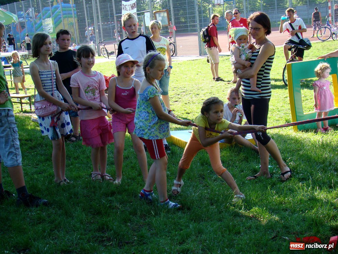 Zdjęcie w galerii na portalu naszraciborz.pl:  Szkoła im. J. Wawrzynka świętuje wiadomości z regionu