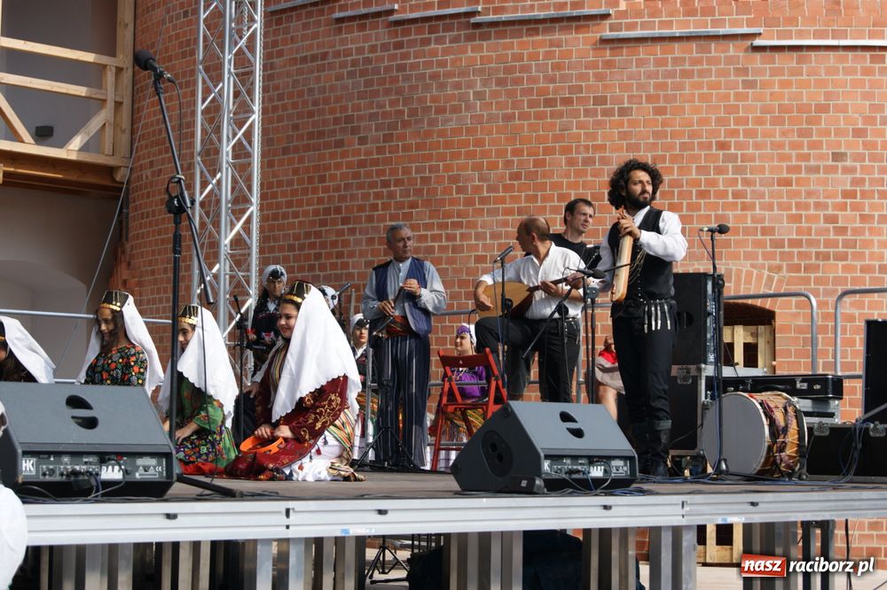 Zdjęcie w galerii na portalu naszraciborz.pl: Barwny korowód na ulicach Raciborza wiadomości z regionu