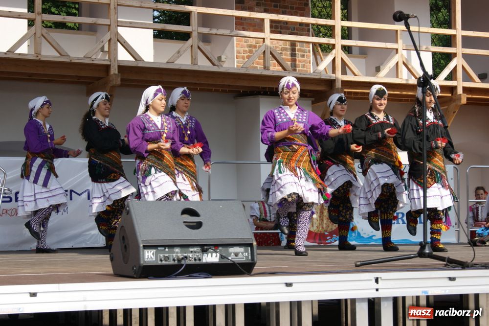 Zdjęcie w galerii na portalu naszraciborz.pl: Barwny korowód na ulicach Raciborza wiadomości z regionu