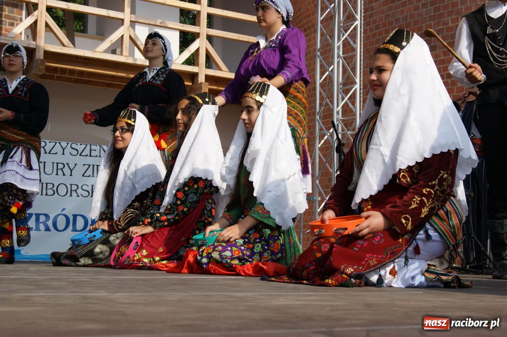 Zdjęcie w galerii na portalu naszraciborz.pl: Barwny korowód na ulicach Raciborza wiadomości z regionu