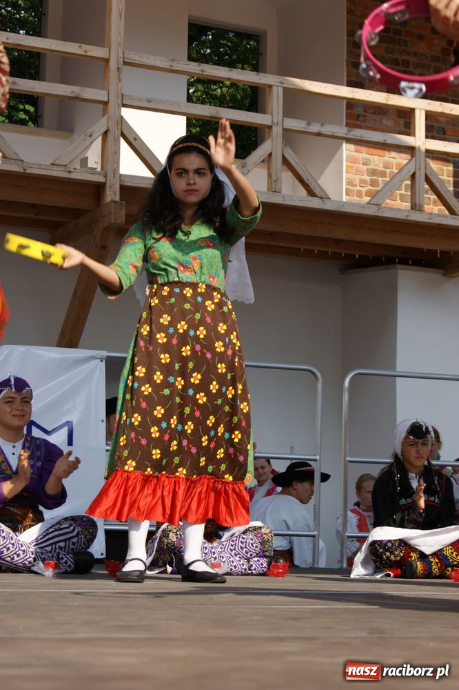 Zdjęcie w galerii na portalu naszraciborz.pl: Barwny korowód na ulicach Raciborza wiadomości z regionu