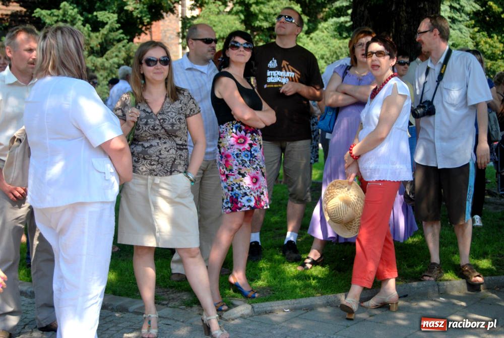 Zdjęcie w galerii na portalu naszraciborz.pl: Barwny korowód na ulicach Raciborza wiadomości z regionu