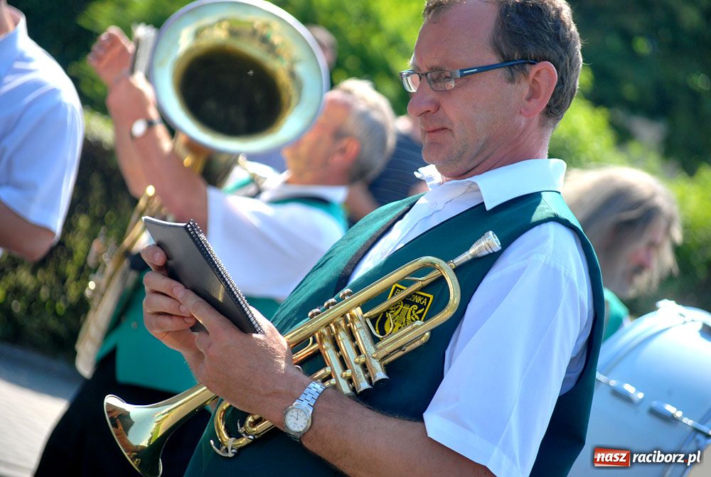 Zdjęcie w galerii na portalu naszraciborz.pl: Barwny korowód na ulicach Raciborza wiadomości z regionu