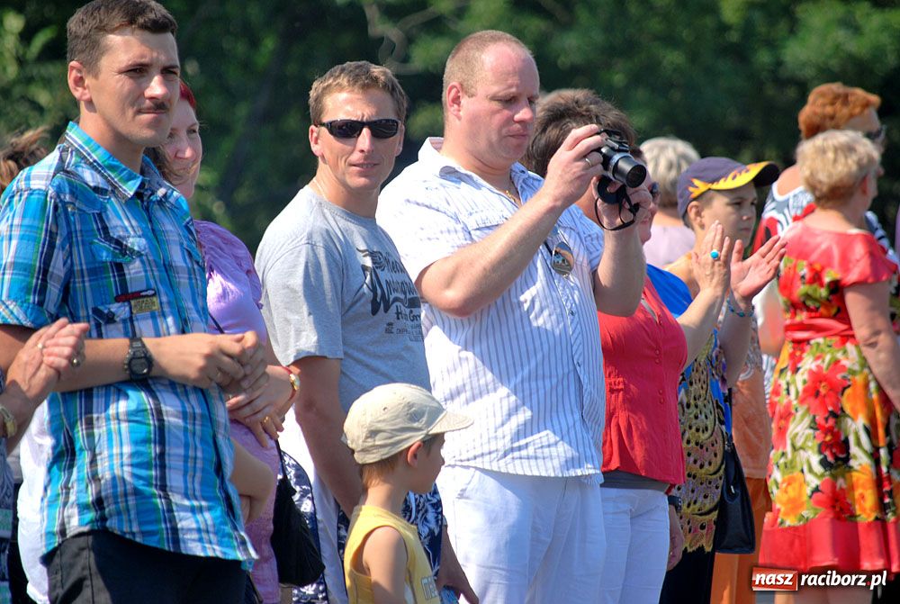 Zdjęcie w galerii na portalu naszraciborz.pl: Barwny korowód na ulicach Raciborza wiadomości z regionu