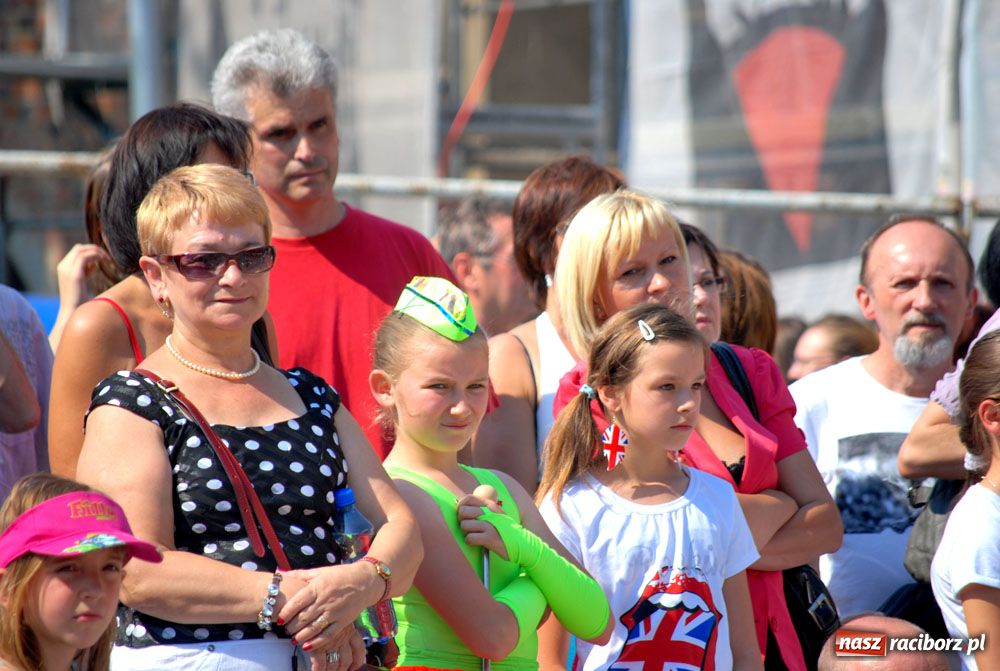 Zdjęcie w galerii na portalu naszraciborz.pl: Barwny korowód na ulicach Raciborza wiadomości z regionu