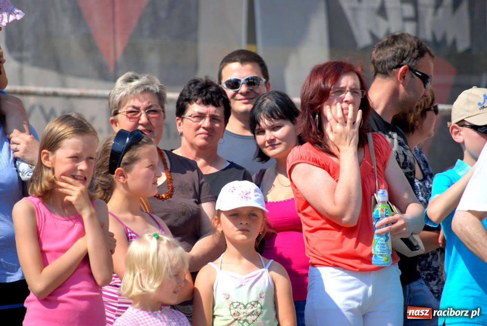 Zdjęcie w galerii na portalu naszraciborz.pl: Barwny korowód na ulicach Raciborza wiadomości z regionu