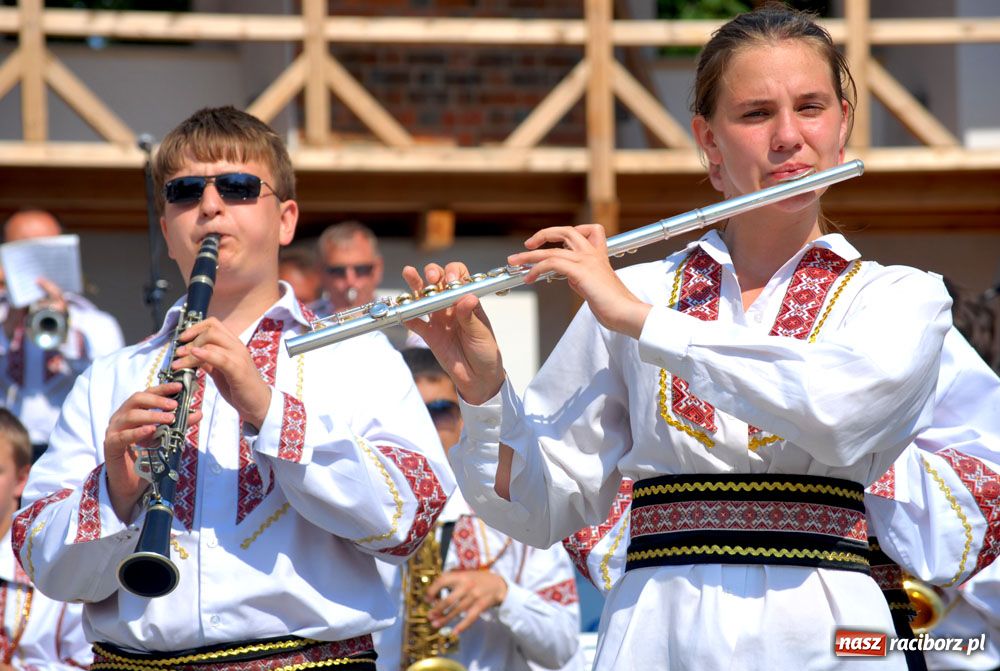 Zdjęcie w galerii na portalu naszraciborz.pl: Barwny korowód na ulicach Raciborza wiadomości z regionu