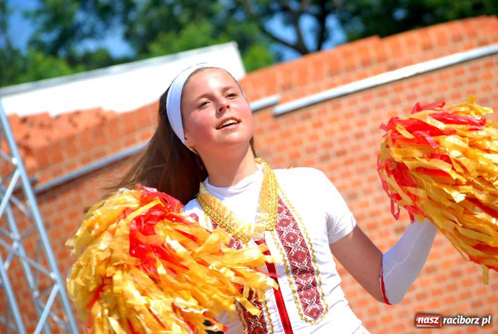Zdjęcie w galerii na portalu naszraciborz.pl: Barwny korowód na ulicach Raciborza wiadomości z regionu