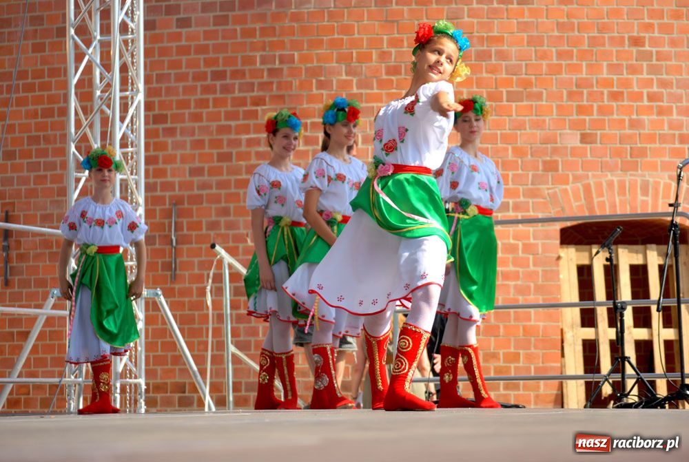 Zdjęcie w galerii na portalu naszraciborz.pl: Barwny korowód na ulicach Raciborza wiadomości z regionu
