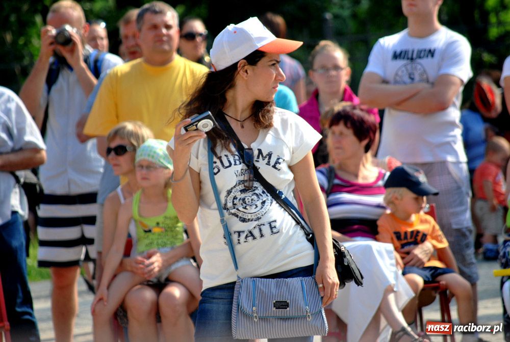 Zdjęcie w galerii na portalu naszraciborz.pl: Barwny korowód na ulicach Raciborza wiadomości z regionu