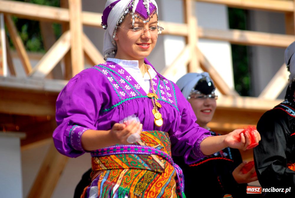 Zdjęcie w galerii na portalu naszraciborz.pl: Barwny korowód na ulicach Raciborza wiadomości z regionu