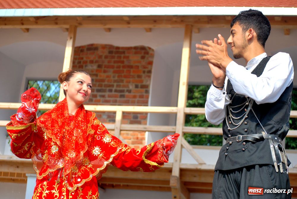 Zdjęcie w galerii na portalu naszraciborz.pl: Barwny korowód na ulicach Raciborza wiadomości z regionu