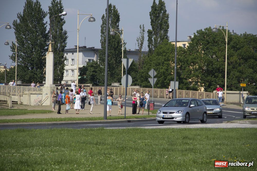 Zdjęcie w galerii na portalu naszraciborz.pl: Barwny korowód na ulicach Raciborza wiadomości z regionu