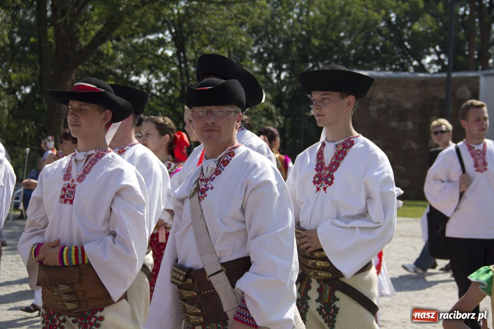 Zdjęcie w galerii na portalu naszraciborz.pl: Barwny korowód na ulicach Raciborza wiadomości z regionu
