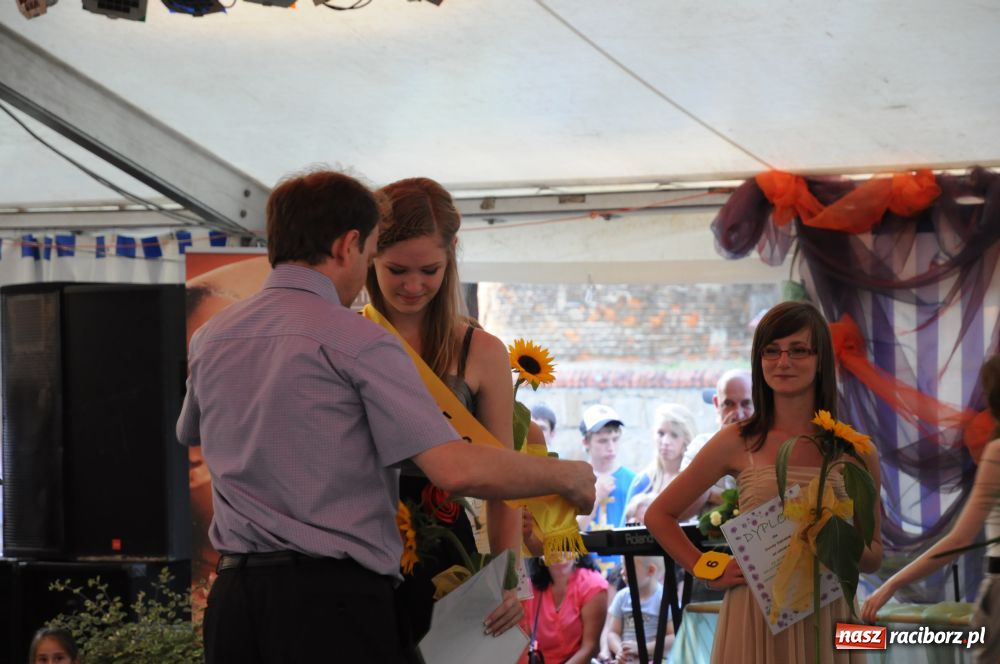 Zdjęcie w galerii na portalu naszraciborz.pl: W Tworkowie wybrano Miss nastolatek wiadomości z regionu