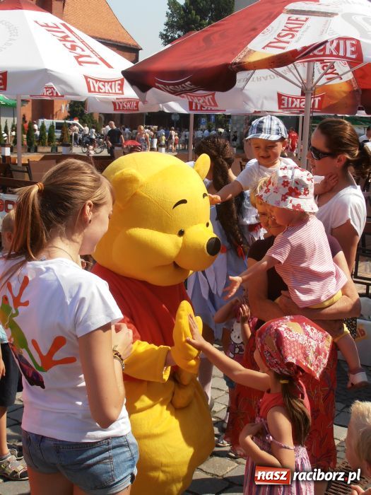 Zdjęcie w galerii na portalu naszraciborz.pl: Rodzinny fitness na powitanie lata wiadomości z regionu