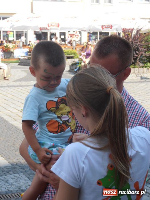 Zdjęcie w galerii na portalu naszraciborz.pl: Rodzinny fitness na powitanie lata wiadomości z regionu