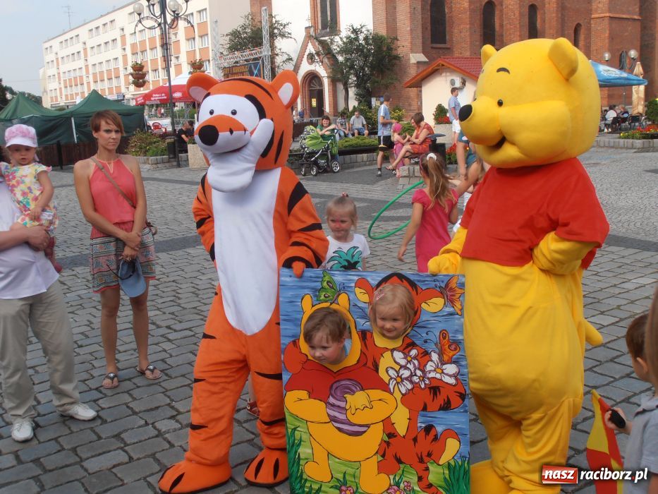 Zdjęcie w galerii na portalu naszraciborz.pl: Rodzinny fitness na powitanie lata wiadomości z regionu