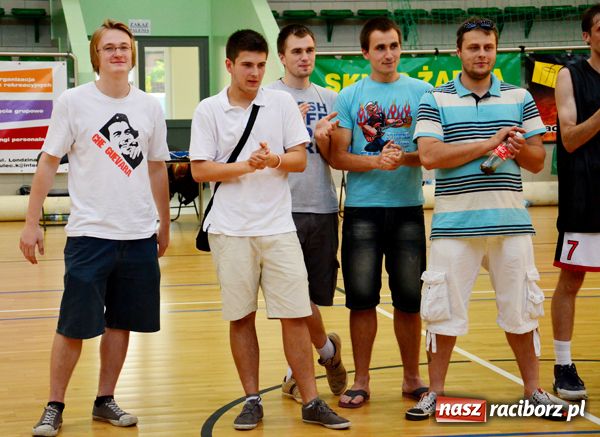 Zdjęcie w galerii na portalu naszraciborz.pl: Dywyta obroniła tytuł mistrza wiadomości z regionu