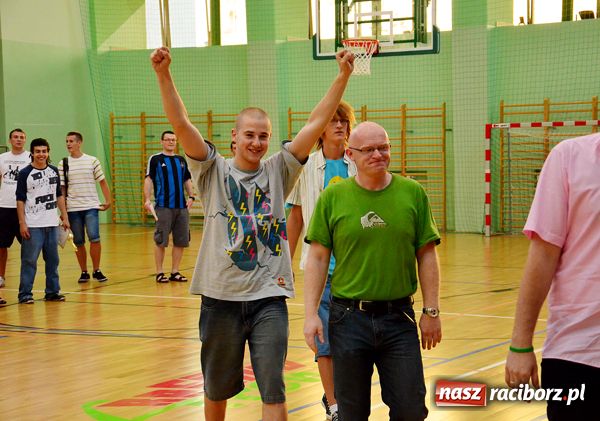 Zdjęcie w galerii na portalu naszraciborz.pl: Dywyta obroniła tytuł mistrza wiadomości z regionu