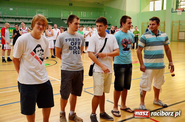 Zdjęcie w galerii na portalu naszraciborz.pl: Dywyta obroniła tytuł mistrza wiadomości z regionu