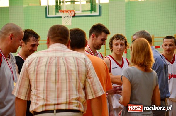 Zdjęcie w galerii na portalu naszraciborz.pl: Dywyta obroniła tytuł mistrza wiadomości z regionu