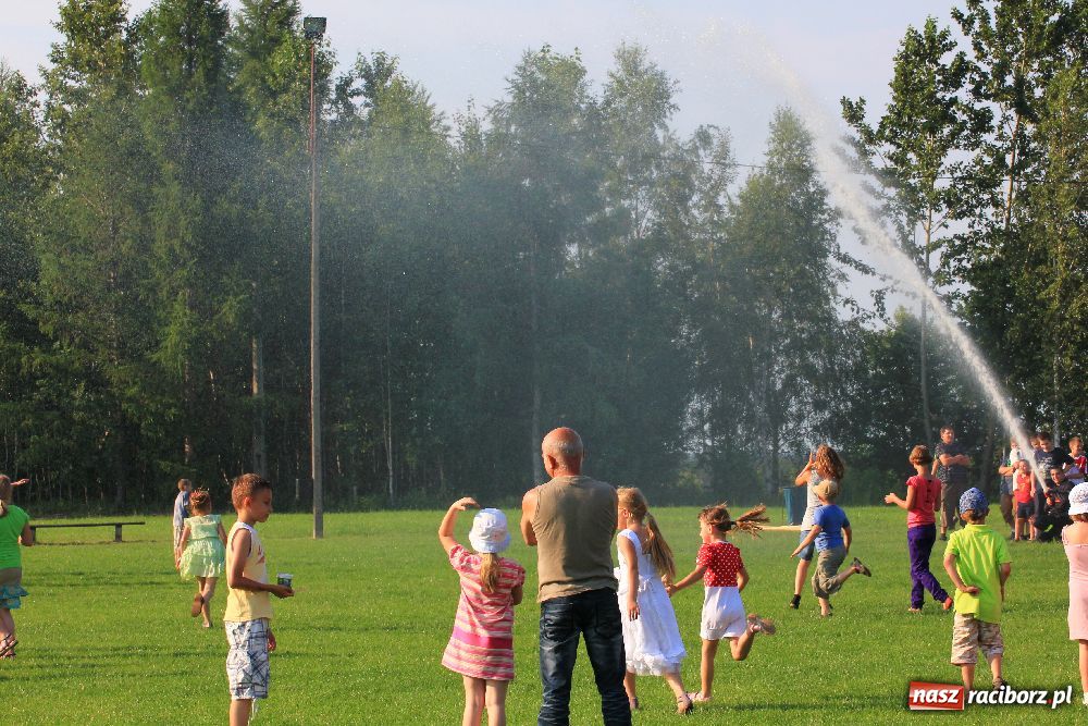 Zdjęcie w galerii na portalu naszraciborz.pl: Paralotnie na festynie rodzinnym w Kobyli wiadomości z regionu