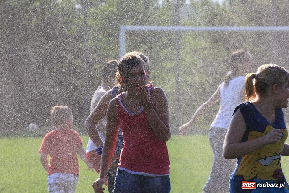 Zdjęcie w galerii na portalu naszraciborz.pl: Paralotnie na festynie rodzinnym w Kobyli wiadomości z regionu