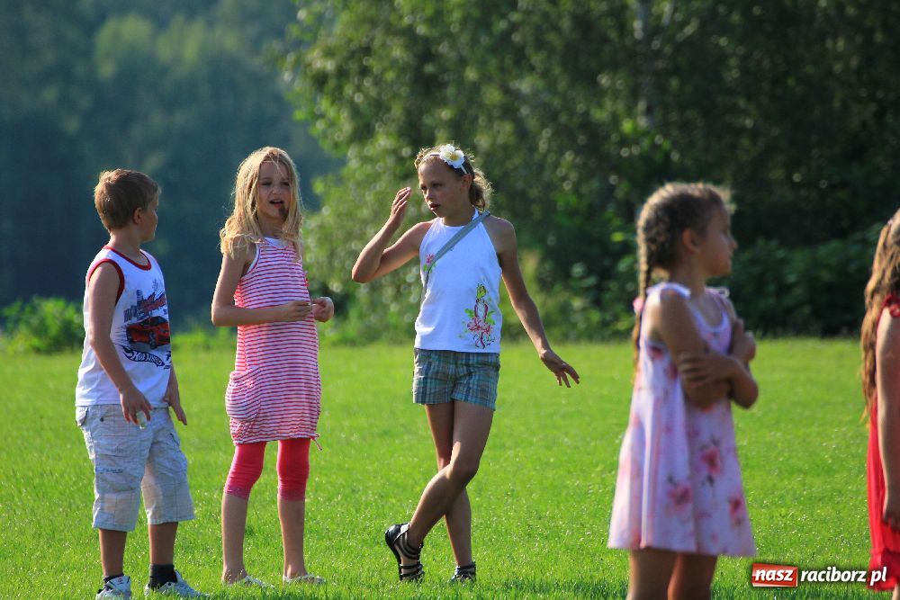 Zdjęcie w galerii na portalu naszraciborz.pl: Paralotnie na festynie rodzinnym w Kobyli wiadomości z regionu